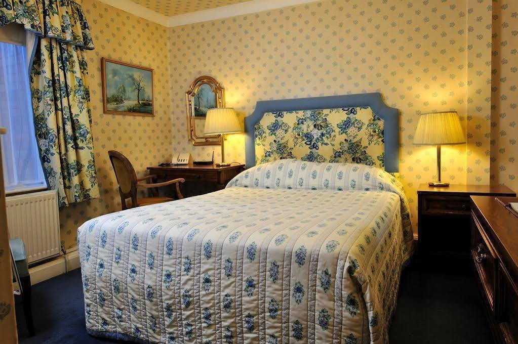 The Walnut Tree Hotel بريدجواتر المظهر الخارجي الصورة